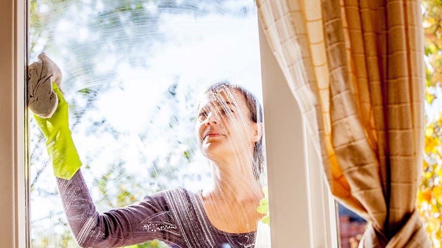 Cleaning window