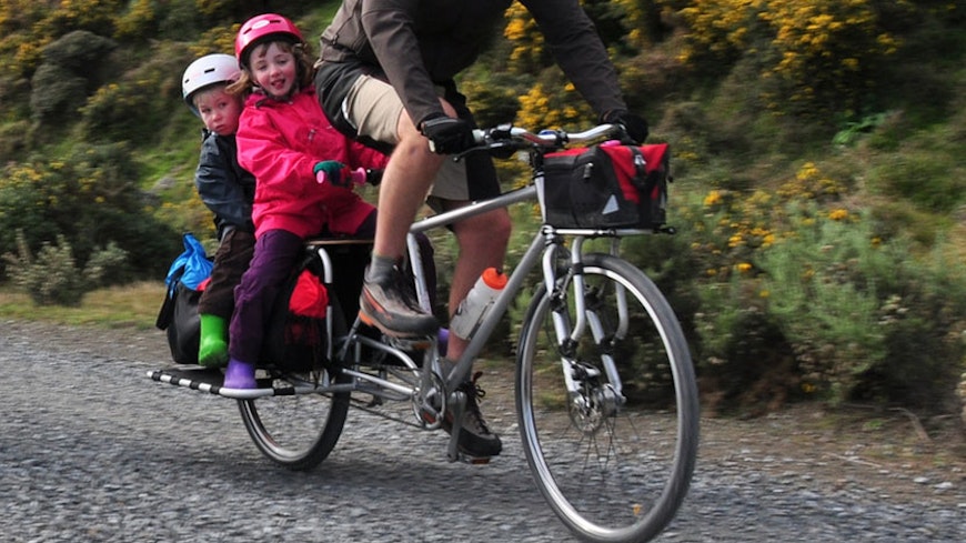18sep kids on bikes longtail