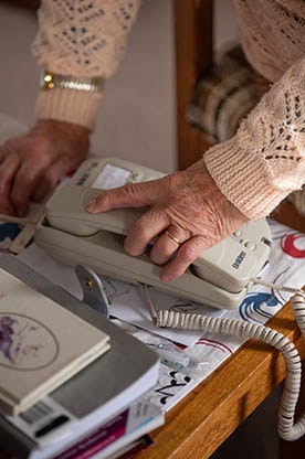 Copper withdrawal phone hand