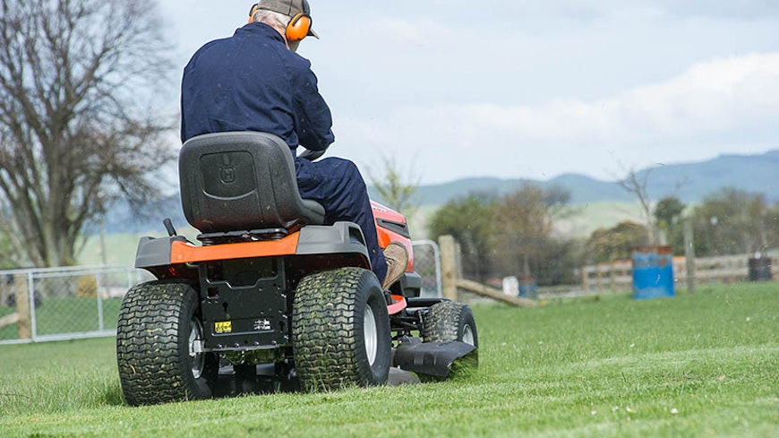 Ride on mowers buying guide width