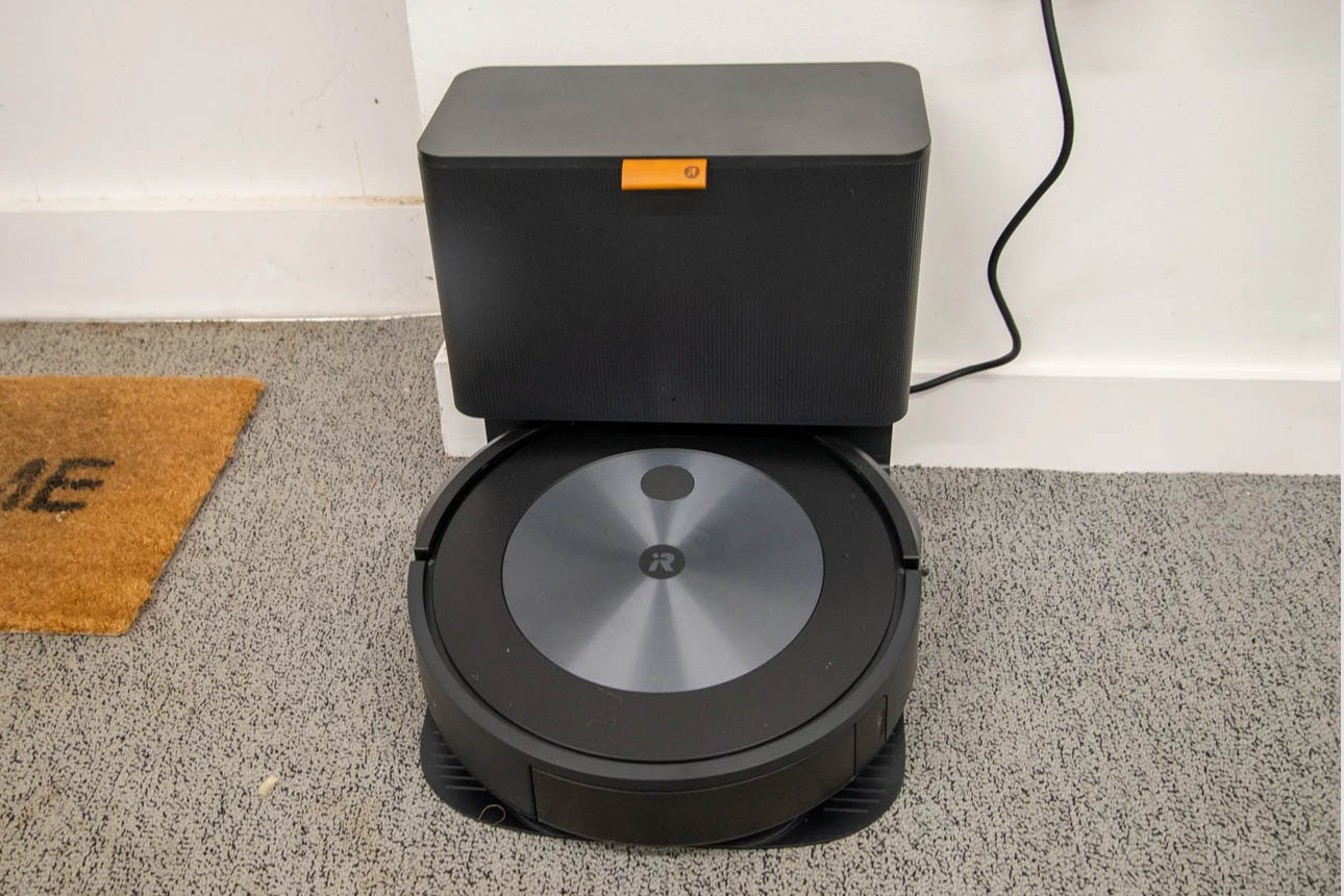 Image of iRobot Roomba j7+