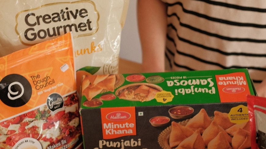 Shopping with people 5 width