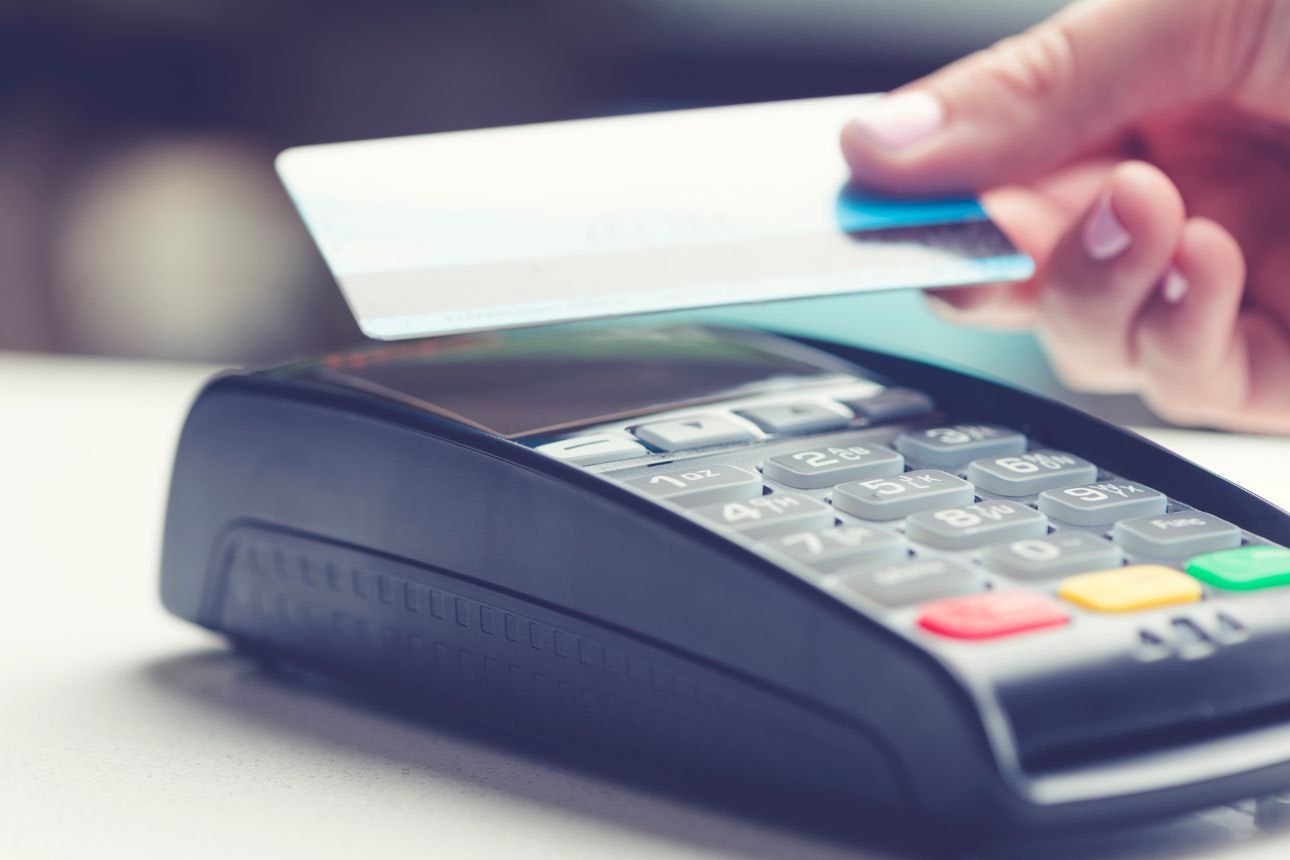 Image of tapping a payment card