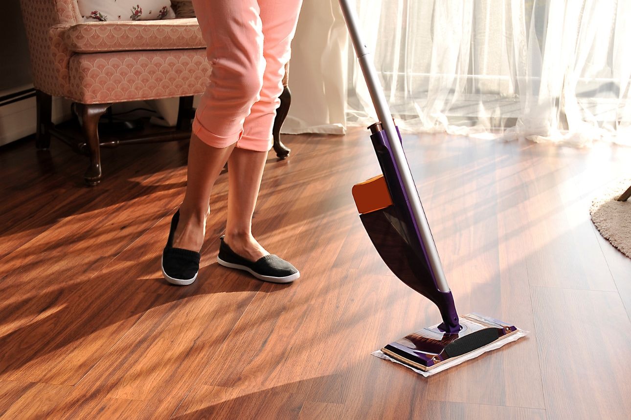 Hard-floor cleaner
