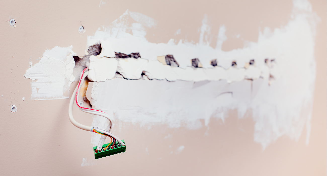 Home improvements fail - image of screen connection at wrong location.