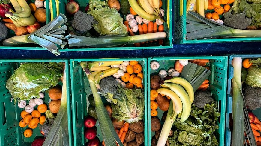 Image of fresh produce in a box
