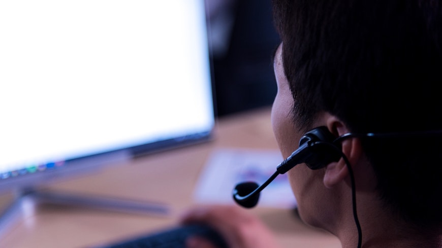 Image of a call centre person